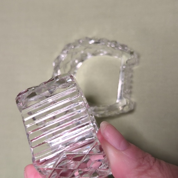 Vintage napkin rings and dish - Picture 3 of 7